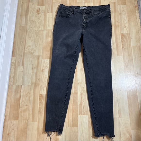 Madewell Denim - Madewell 9” High Rise Skinny Button Fly Black Frayed Hem Jeans 32